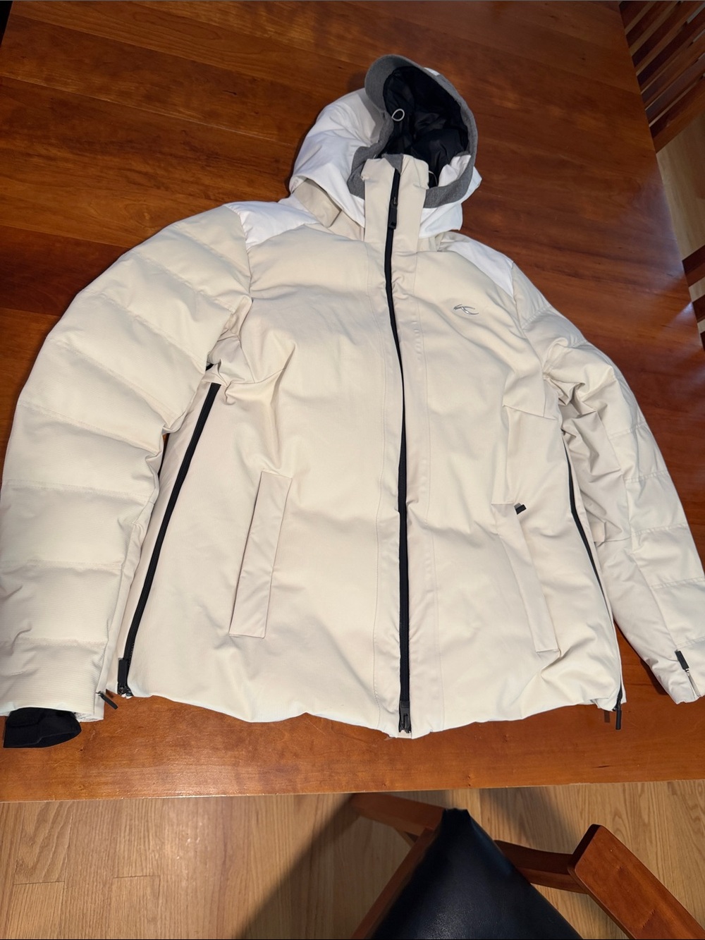 KJUS Women's Arina Jacket Hooded ski Jacket size 40/Large